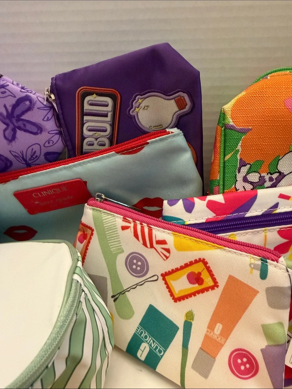Clinique 15 Cosmetic Bags! Take Them!